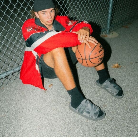 DRACO Cool Grey Dracos Slides Size 9-10 NWT in packaging - Picture 8 of 16